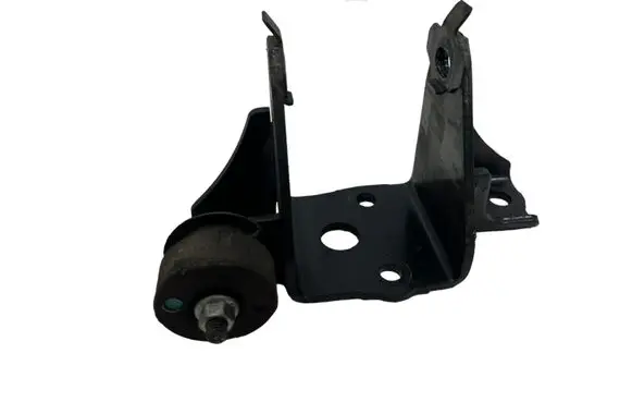 Toyota RAV 4 (XA40) Engine mounting bracket