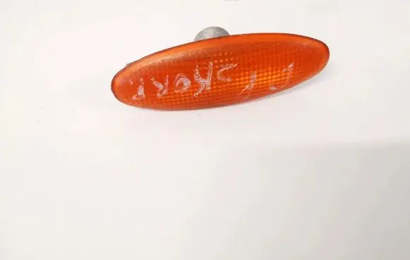 Ford Escort Front fender indicator light 95gg13k309aa 95gg-13k309-aa