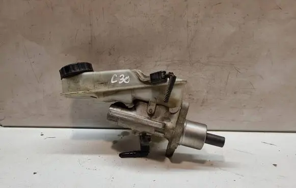 Master brake cylinder