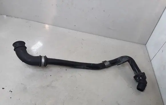 Volkswagen PASSAT B5.5 Engine coolant pipe/hose 058133785B 058133607D