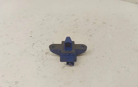 Mercedes-Benz E W212 Airbag deployment crash/impact sensor A2128205026 5WK43873