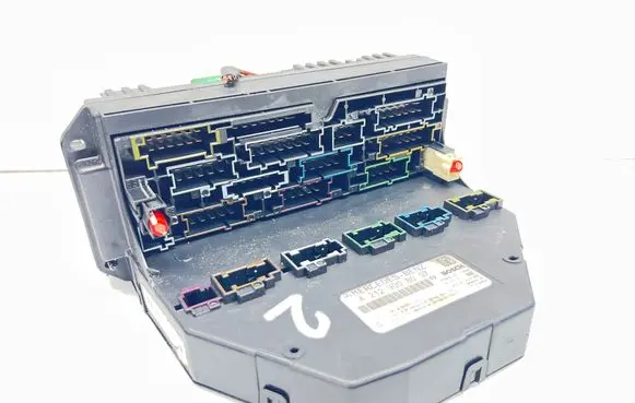 Mercedes-Benz C W204 Fuse module A2129008007 A2129015800 A2129024403