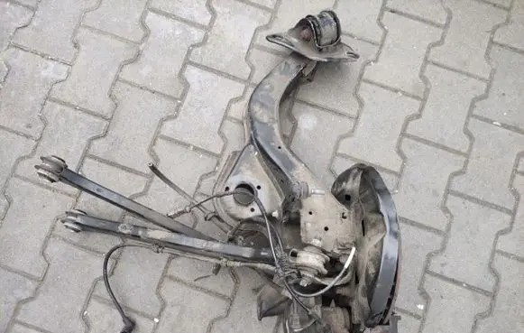 BMW iX Rear underbody cover/under tray 6858414