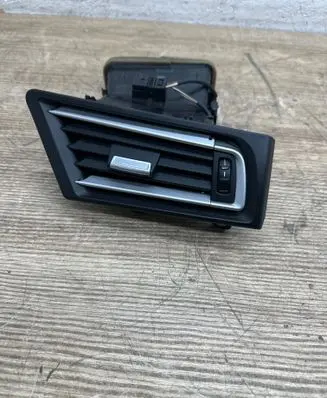 BMW 7 F01 F02 F03 F04 Dashboard side air vent grill/cover trim F5911585810 0720610