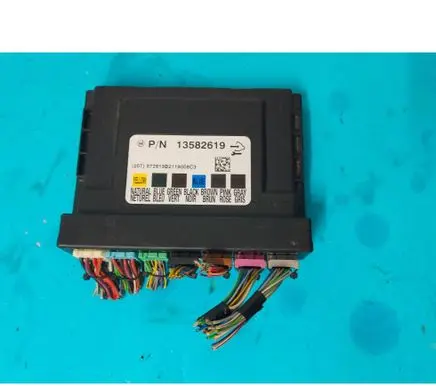 Opel Astra J Comfort/convenience module 13582619