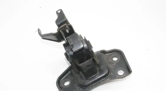 Toyota Auris 150 Engine mount bracket 1237237110