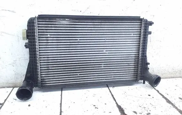 Volkswagen Golf V Intercooler radiator 1K0145803T