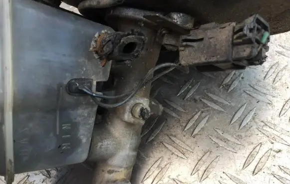 Mazda 626 Master brake cylinder
