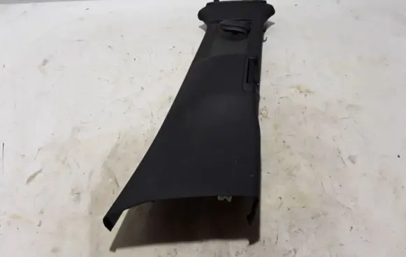 Volvo XC60 (B) pillar trim (bottom) 31425696