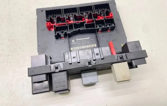 Volkswagen Touran I Comfort/convenience module 1K0937049M H34S0803 F005V00482