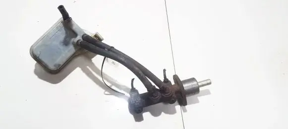 Master brake cylinder