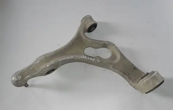 Volkswagen Touareg II Front lower control arm/wishbone 7P0407151C