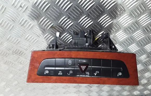 Mercedes-Benz E W211 Other dashboard part A2116803152