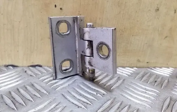 Volvo V70 Rear door upper hinge