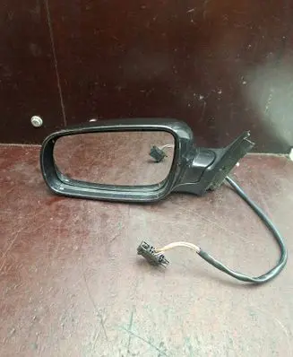 Volkswagen PASSAT B5 Front door electric wing mirror E1020479