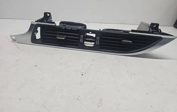 Audi A6 C7 Dash center air vent grill 4G1820951