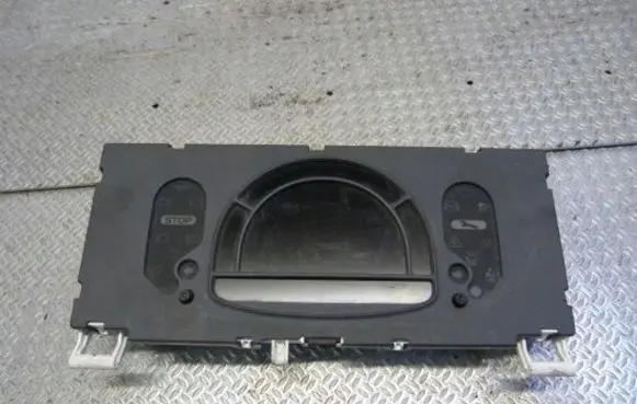 Renault Modus Speedometer (instrument cluster) 8200418021