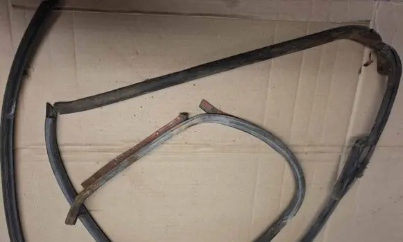 Mercedes-Benz W123 Rubber seal rear door 