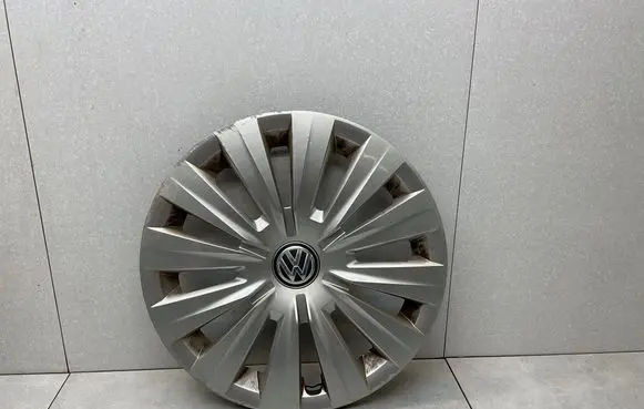 Volkswagen Golf Sportsvan R15 wheel hub/cap/trim 5G0601147
