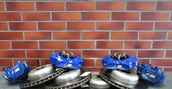 BMW 5 G60 G61 Brake discs and calipers set 8831464 8854751 8854752