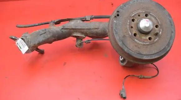 Opel Combo D Front wheel hub spindle knuckle