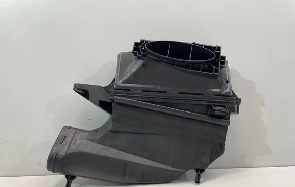 Mercedes-Benz CLS C218 X218 Air intake duct part A6420904401