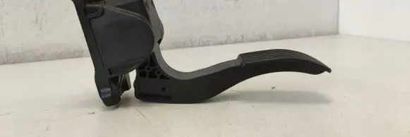 Mercedes-Benz Vito Viano W639 Accelerator throttle pedal A9063000304 9063000304