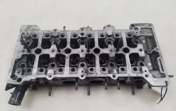 Opel Insignia A Engine head 55576540