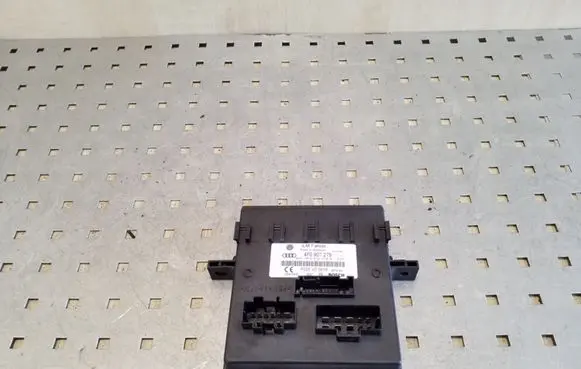 Audi Q7 4L Comfort/convenience module 4F0907279 4F0910279K