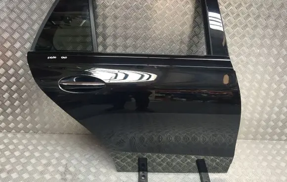 Mercedes-Benz C W206 Front door 