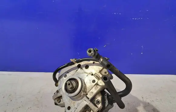 Volvo V70 Mechanical fuel pump 0445010043 8689590