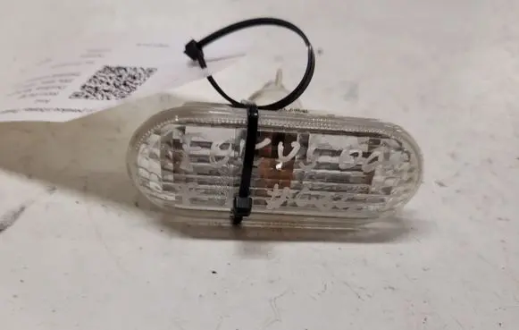 Ford Focus Front fender indicator light 4M5A13K309AA