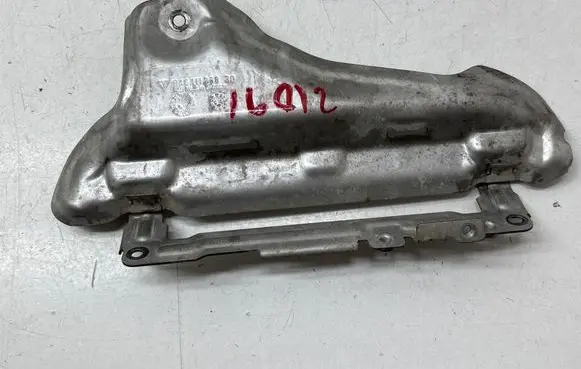 Porsche Macan (95B) Heat shield in engine bay 94611133830