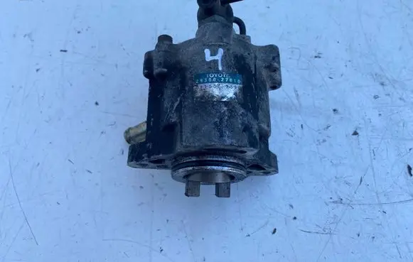 Toyota Avensis T220 Vacuum pump 2930027010