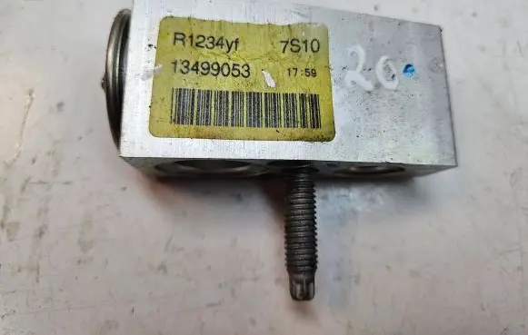 Renault Laguna III Air conditioning (A/C) expansion valve 13499053