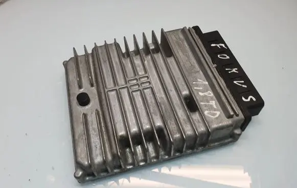 Ford Focus Engine control unit/module 2M5A12A650PE 12220510 R0411C004F