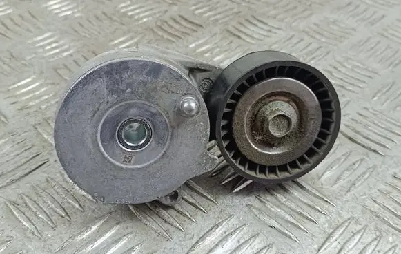 Mitsubishi Outlander IV Generator/alternator belt tensioner