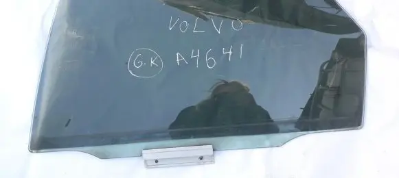Volvo S80 Rear door window glass