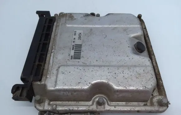 Citroen Xsara Picasso Engine control unit/module 0281010137