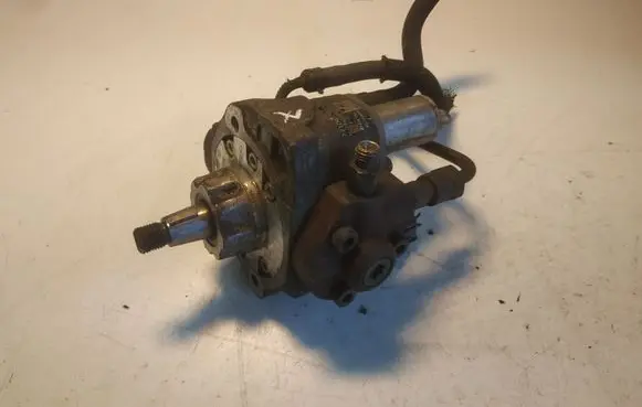 Toyota Avensis T250 Fuel injection high pressure pump 221000G010