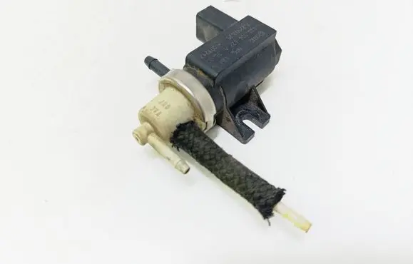 Volkswagen Golf IV Turbo solenoid valve 1J0906627A