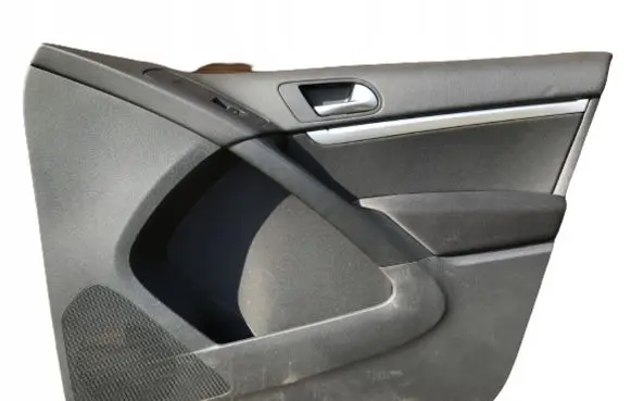 Volkswagen Tiguan Front door card panel trim 5N0867012B