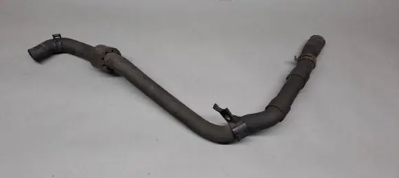 Volkswagen PASSAT B8 Engine coolant pipe/hose