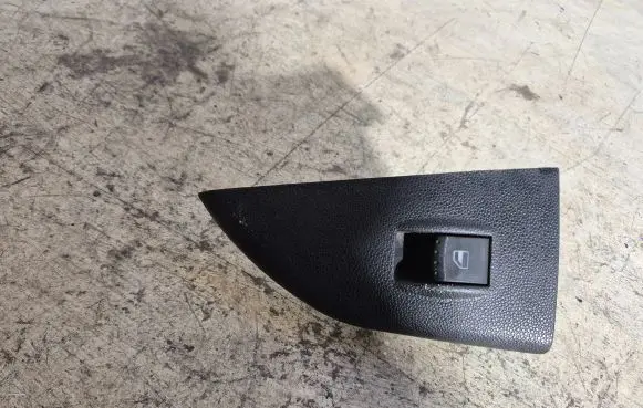 Skoda Fabia Mk1 (6Y) Electric window control switch 6Y0867394A