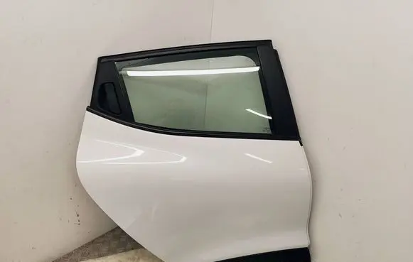 Renault Clio IV Rear door 