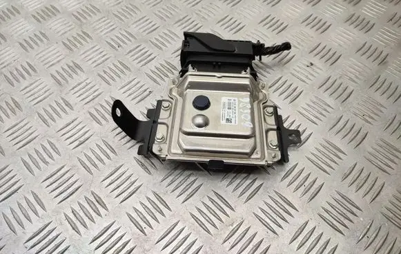 Ford Focus Adblue control unit KV6A5H298CE 0281036847
