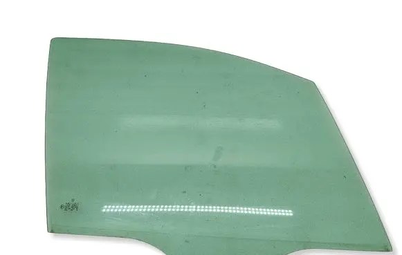 Mercedes-Benz A W168 Front door window glass four-door 
