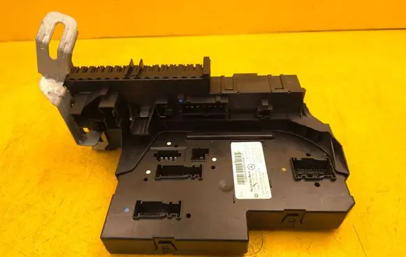 Mercedes-Benz E W212 SAM control unit 2129004122