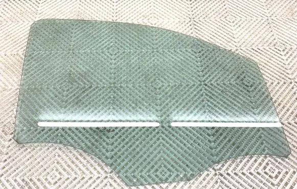 Toyota Proace Front door window glass four-door 