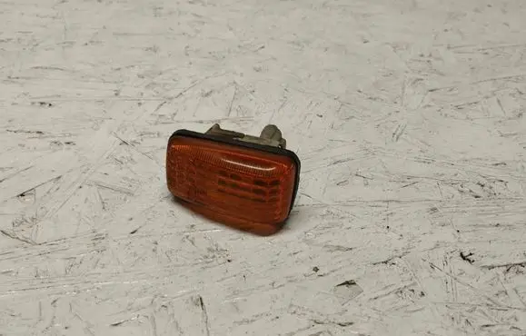Mitsubishi Colt Front fender indicator light 21437558